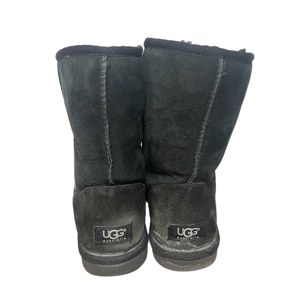 Ugg Classic Cozy Short Boot, 5825, Black, Size 9 - Picture 3 of 9
